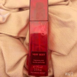 Victoria’s Secret Very Sexy mist spray
